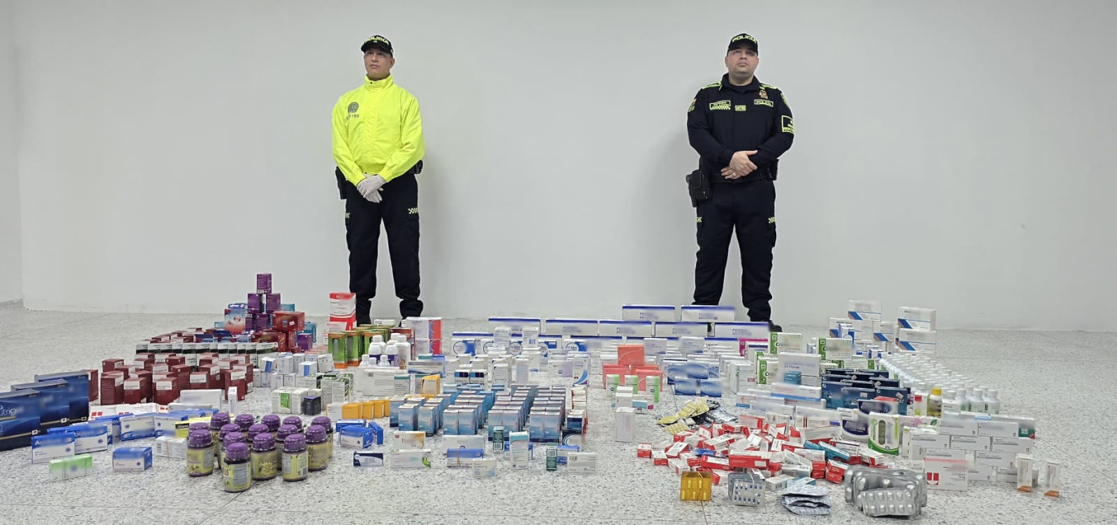 POLICÍA FISCAL Y ADUANERA REALIZA OPERATIVO DE CONTROL CONTRA EL TRÁFICO ILEGAL DE MEDICAMENTOS