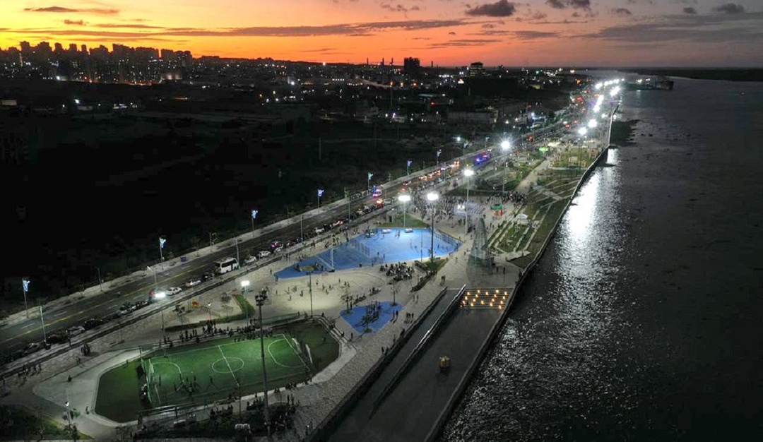 Alumbrado navideño del Gran Malecón atrae a miles de visitantes